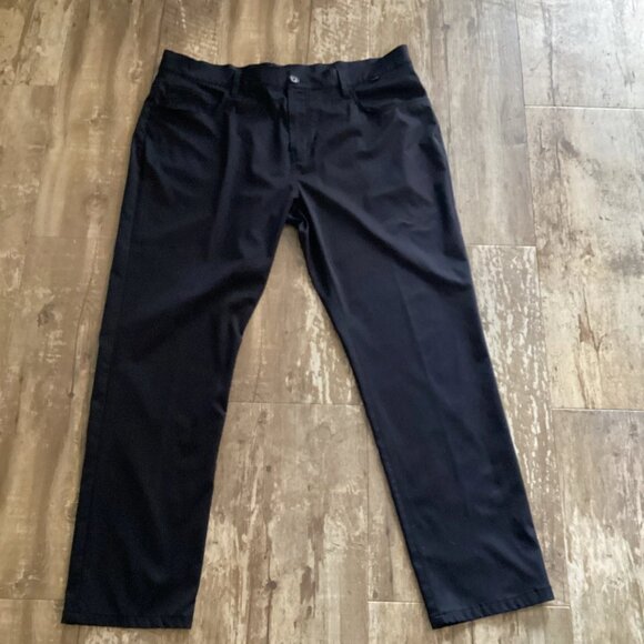 Travis Mathew Golf Pants Black Chino Performance Pockets Wicking Men’s 40x30 - Picture 1 of 8